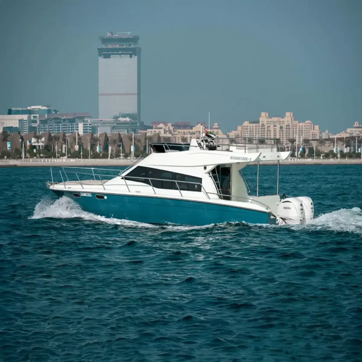 40 ft Yacht — Dubai Harbour available through primeyachtrental.com
